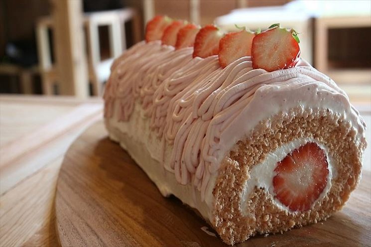 いちごのロールケーキの作り方 レシピ コリスのお菓子作りブログ