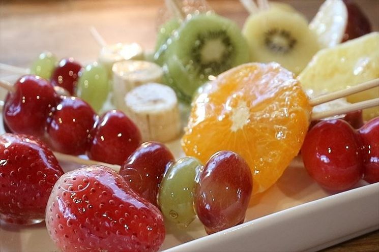 フルーツ飴の作り方 10種類のフルーツで作ってみた コリスのお菓子作りブログ
