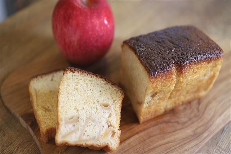 ホットケーキミックスで作る 簡単すぎるりんごパウンドケーキ 混ぜるだけ コリスのお菓子作りブログ